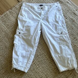 TOMMY HILFIGER Y2K WHITE CROPPED CARGO PANTS. ( size 14)
